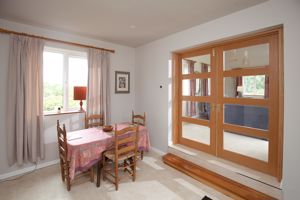 Manor Farm Cottage_Dining Area- click for photo gallery